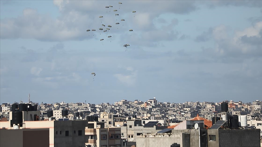 Gazze’ye Havadan Indirilen Yardım Kutuları Sivillerin Üzerine Düştü 5 Ölü