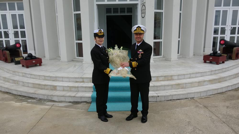 Türkiye'nin Ilk Kadın Amirali Gökçen Fırat 'Çanakkale Geçilmez'in Denizdeki Mührü Oldu (2)