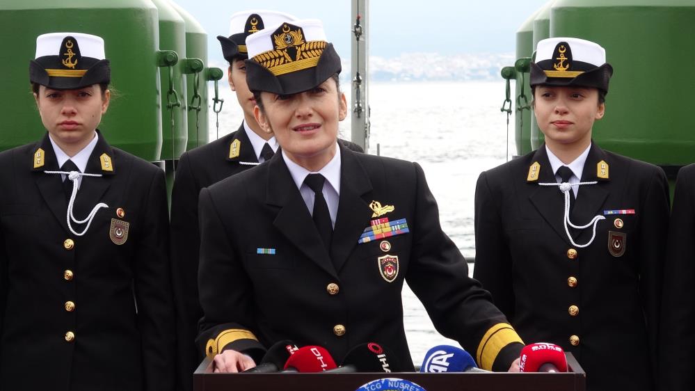 Türkiye'nin Ilk Kadın Amirali Gökçen Fırat 'Çanakkale Geçilmez'in Denizdeki Mührü Oldu (4)
