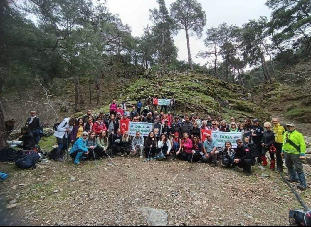 Doğa Dağcılık Kulübü'nden Aigai Antik Kenti'ne Gezi (1)