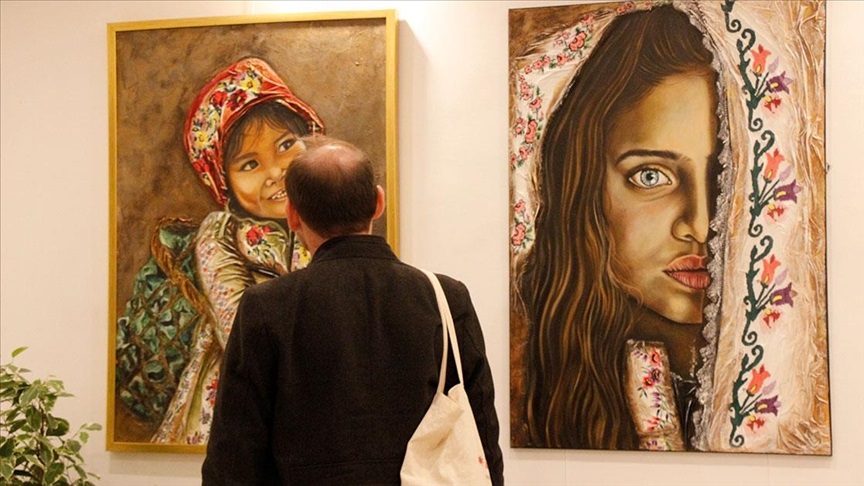 Paris'te 4 Türk Kadın Ressamın Eserlerinin Yer Aldığı Serginin Açılışı Yapıldı (1)