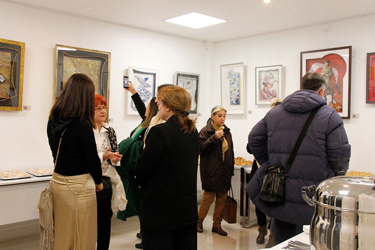 Paris'te 4 Türk Kadın Ressamın Eserlerinin Yer Aldığı Serginin Açılışı Yapıldı (3)