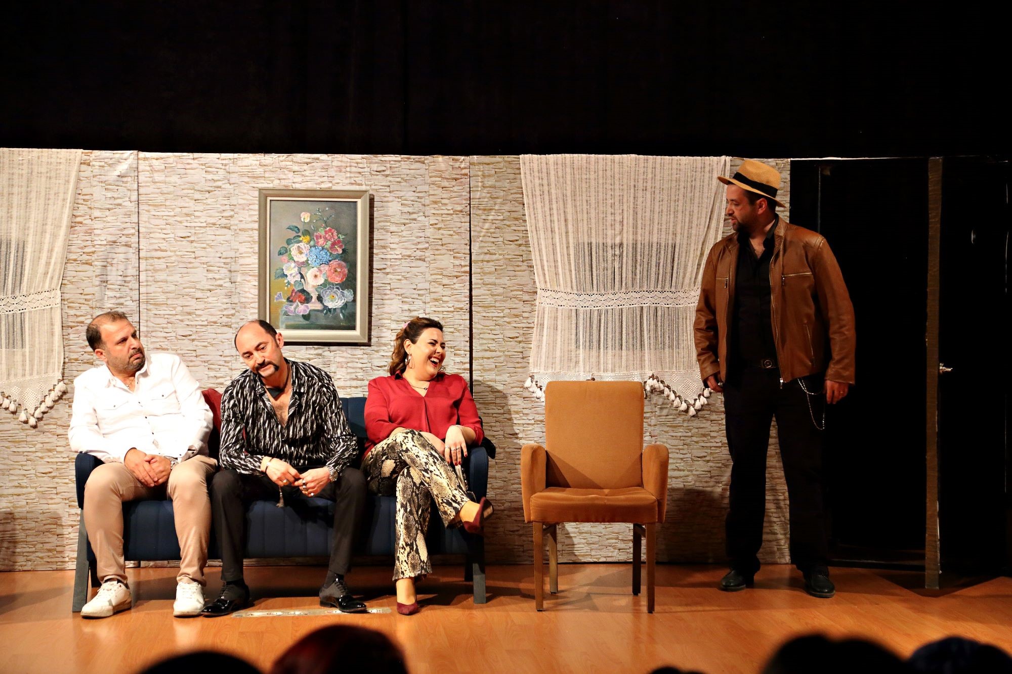 Turgutlu Akm Yetişkin Tiyatro Ekibinden Sosyal Sorumluluk Projesi (3)