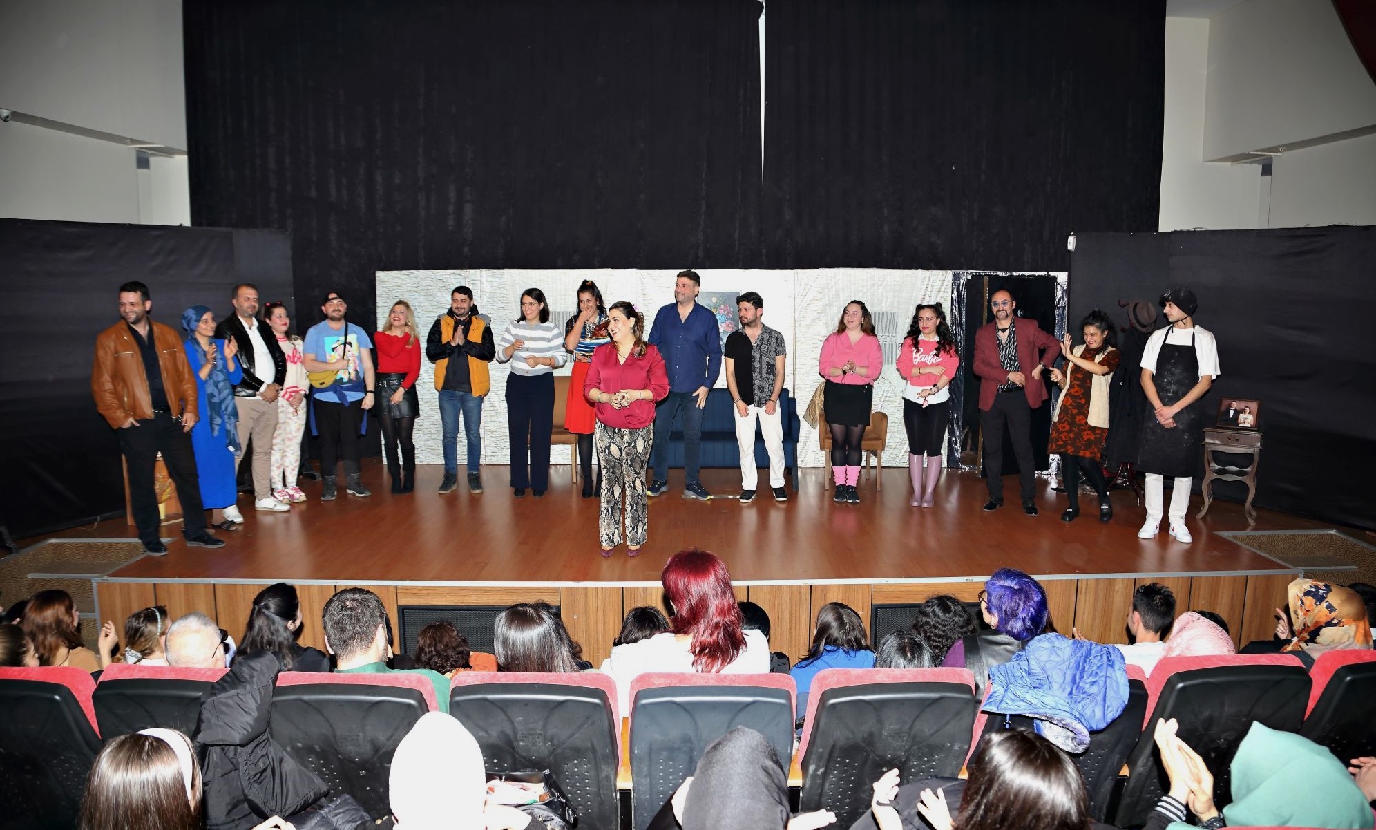 Turgutlu Akm Yetişkin Tiyatro Ekibinden Sosyal Sorumluluk Projesi (6)