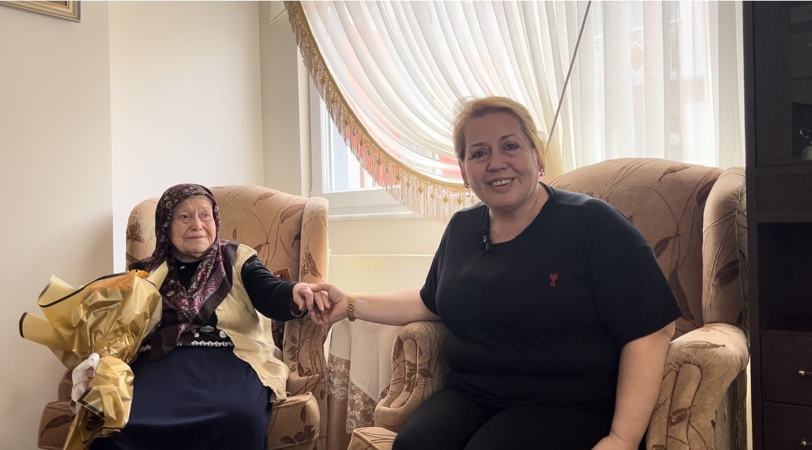 Manisa Şehir Hastanesinden 101 yaşındaki kadına ziyaret-4