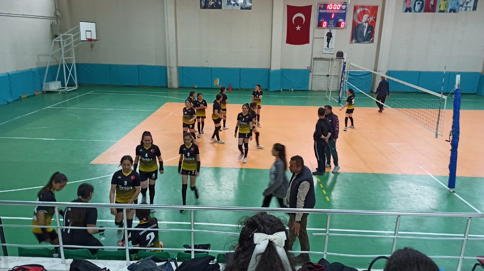 Sarıgöl'de Kızlar Arası Voleybol Turnuvası Başladı (1)