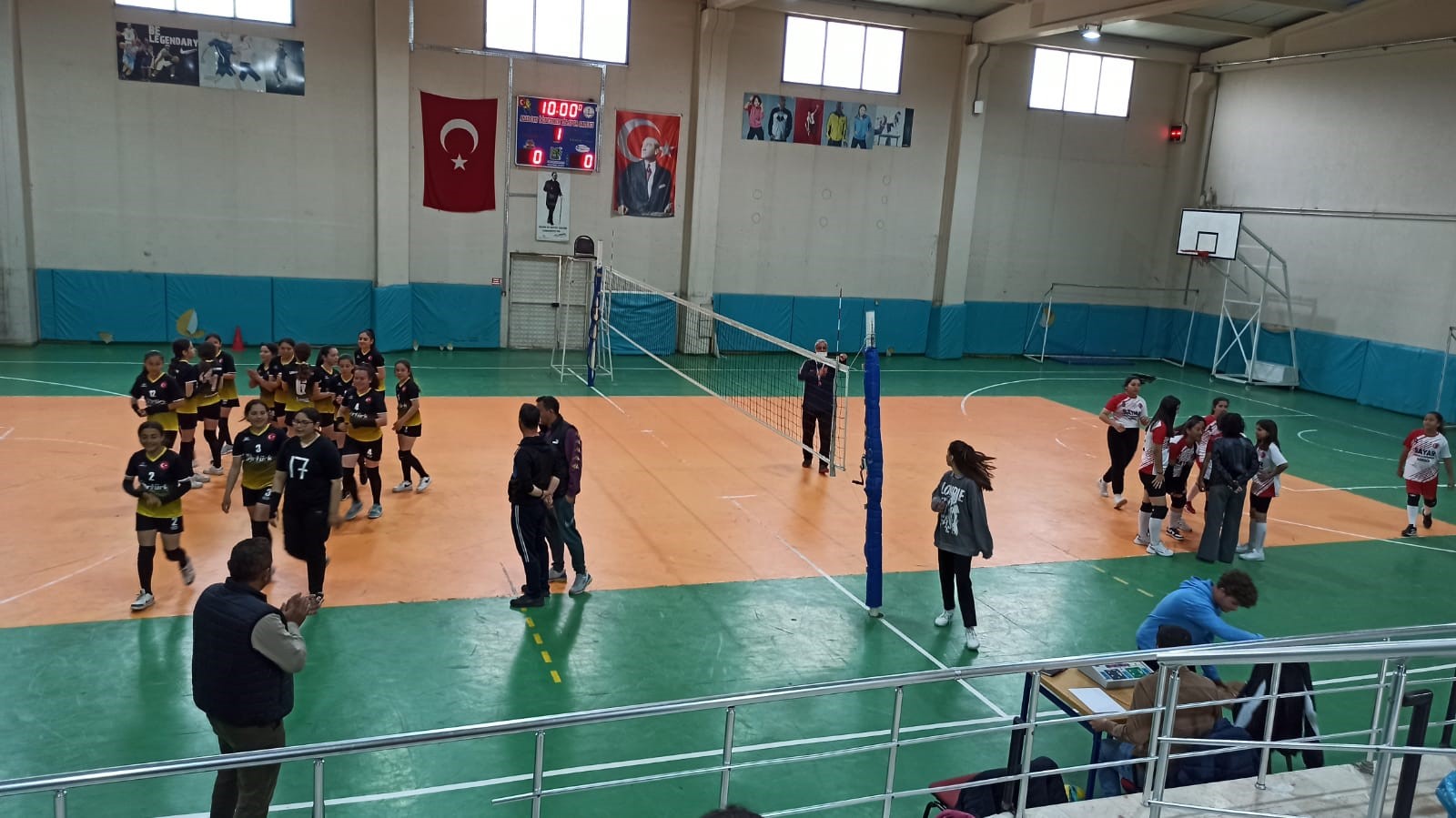Sarıgöl'de Kızlar Arası Voleybol Turnuvası Başladı (4)