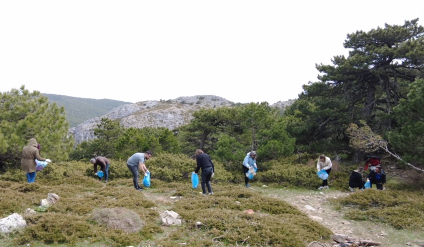 Mcbü Öğrencileri Spil Dağı'nda Çevre Temizliği Yaptı (4)