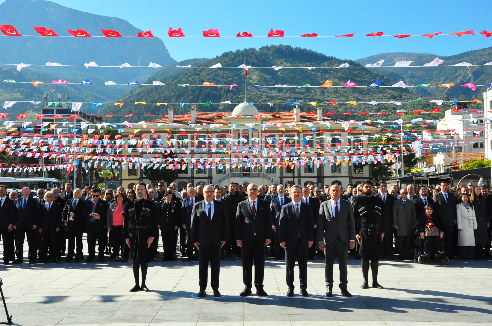 Manisa’da baharın müjdeleyicisi Nevruz Bayramı kutladı