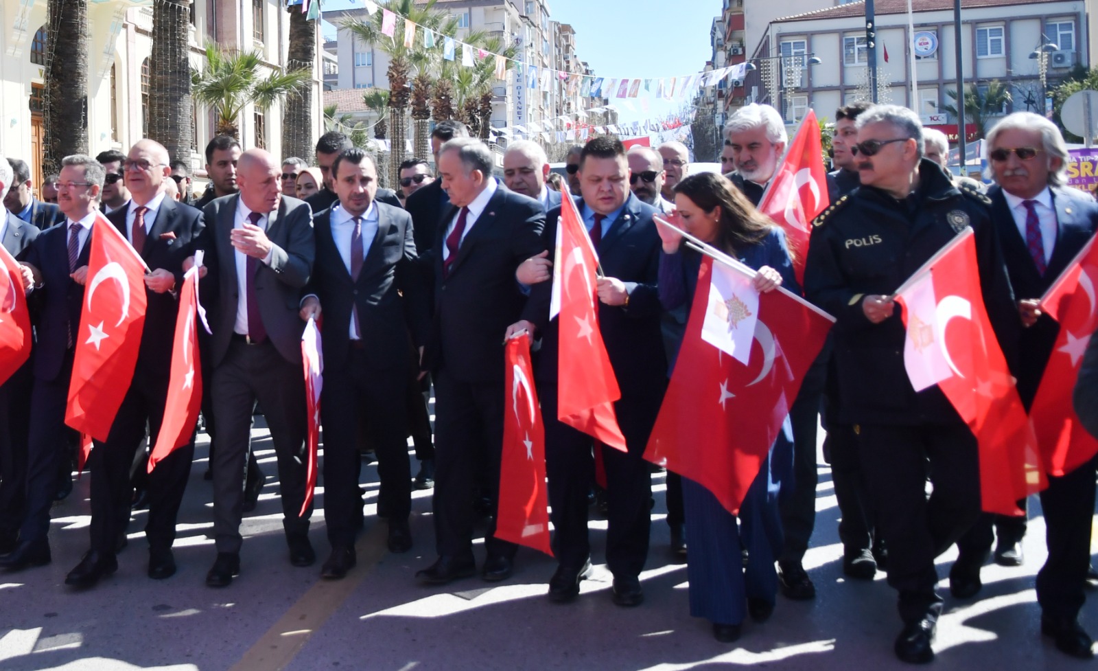 Tosuner’in, Özalpler’e Yapmış Olduğu Fiziksel Müdahale Siyasete Yakışmadı (3)