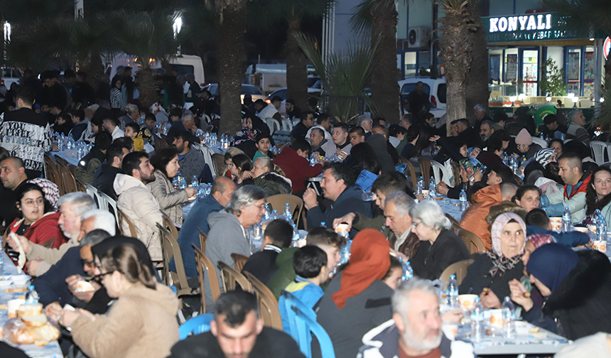 Turgutlu Belediyesinden Geleneksel Iftar Yemeği (1)