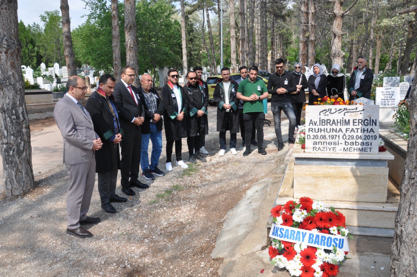 Davalısı Tarafından Öldürülen Avukat Mezarı Başında Anıldı (1)