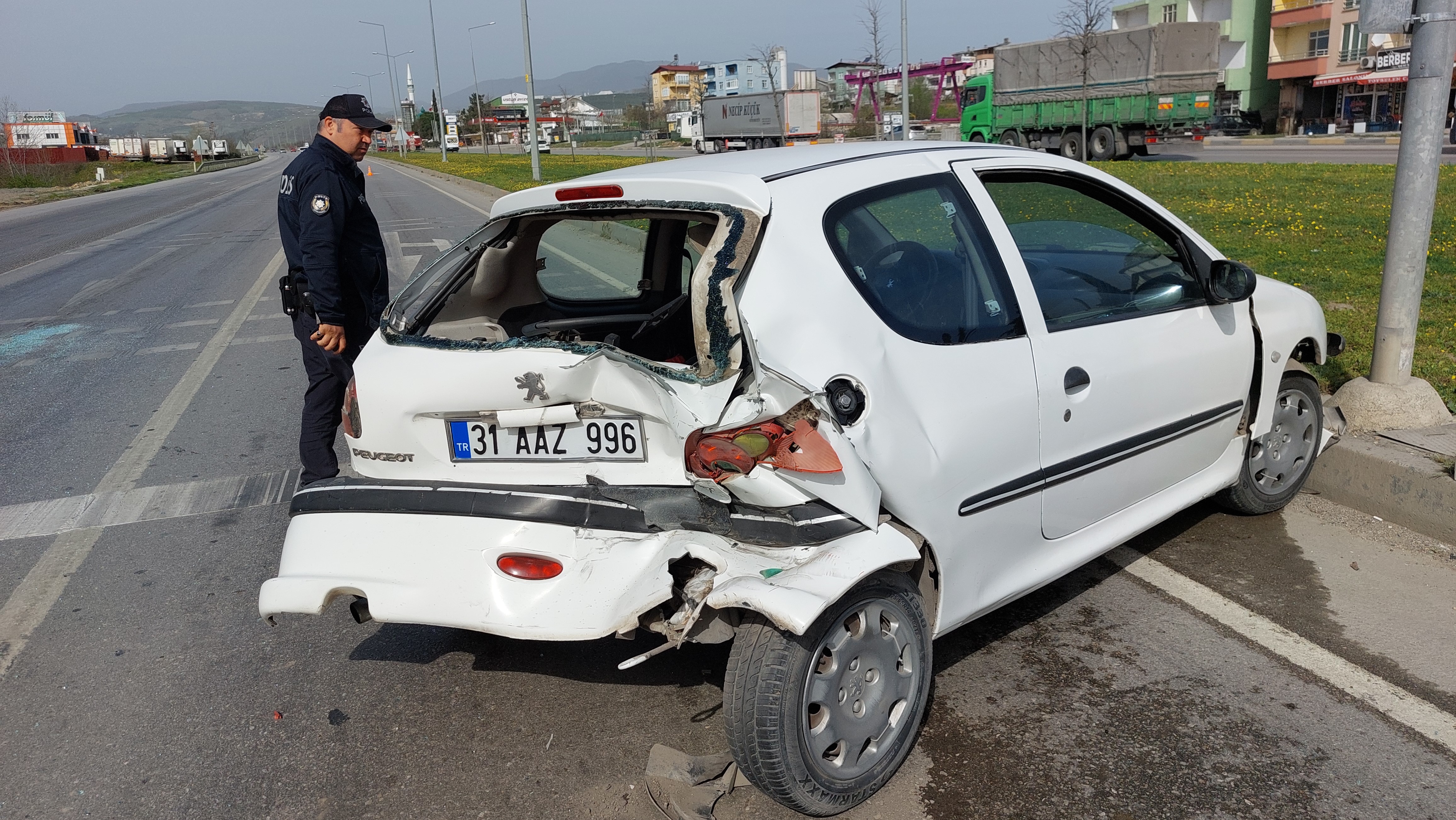 Hasta Taşıyan Araç Otomobile Çarptı 4 Yaralı (4)