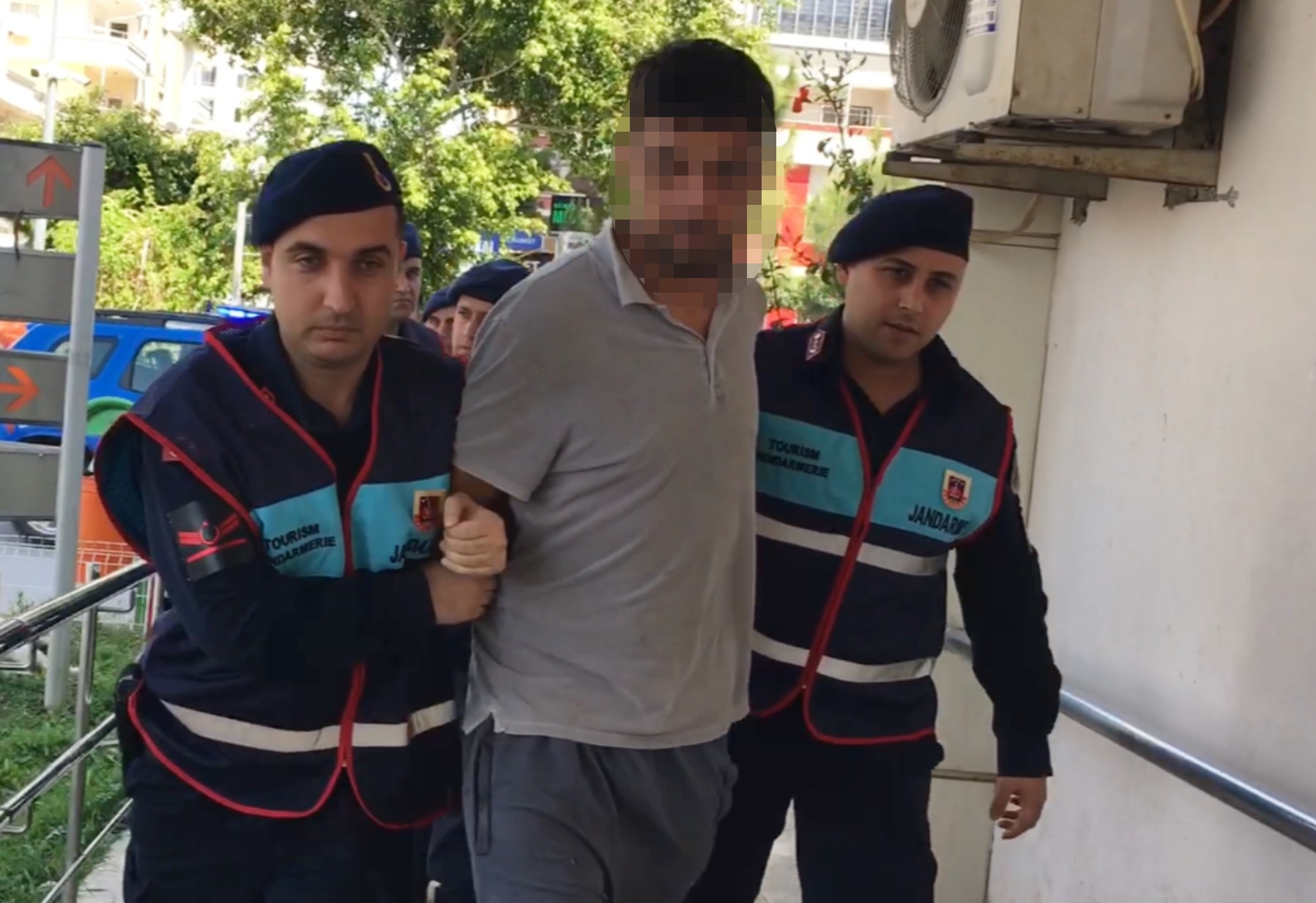 İntihar Eden Katil Zanlısının Cenazesi Köyde Istenmedi Başka Yerde Defnedildi (3)