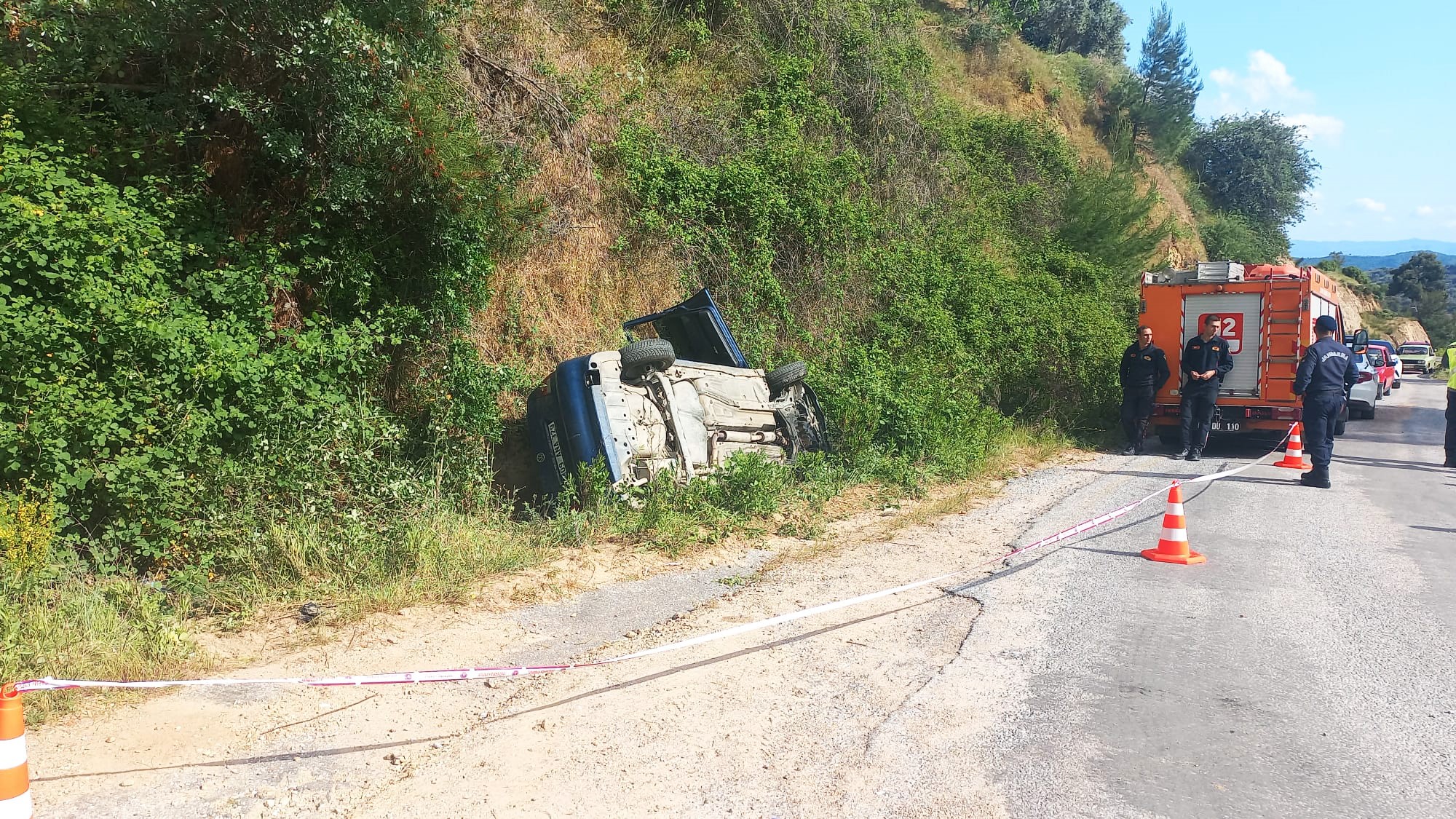 Otomobil Şarampole Devrildi 1 Ölü, 1 Yaralı (4)