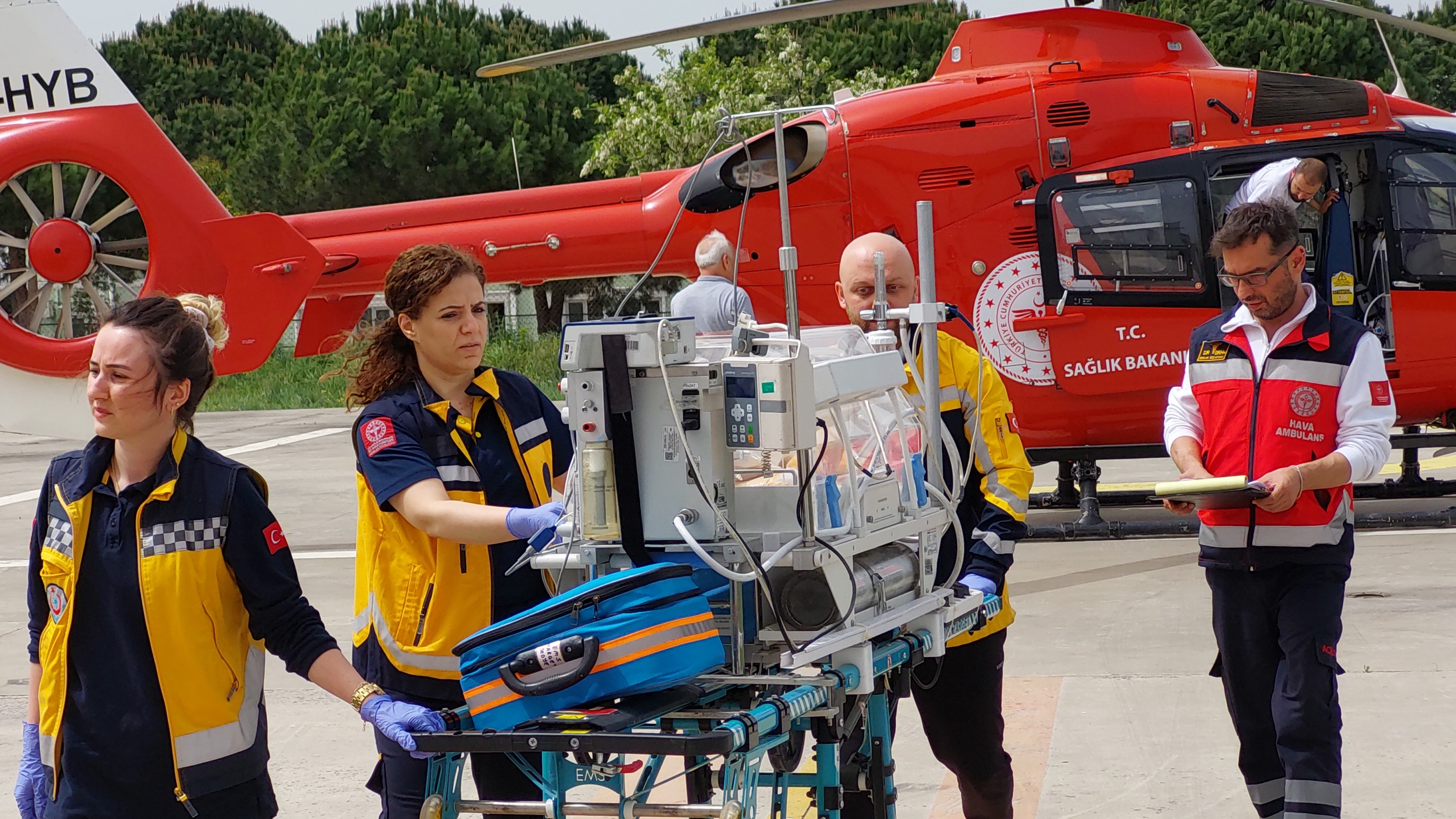 Ambulans Helikopter Erken Doğan Bebek Için Havalandı (1)