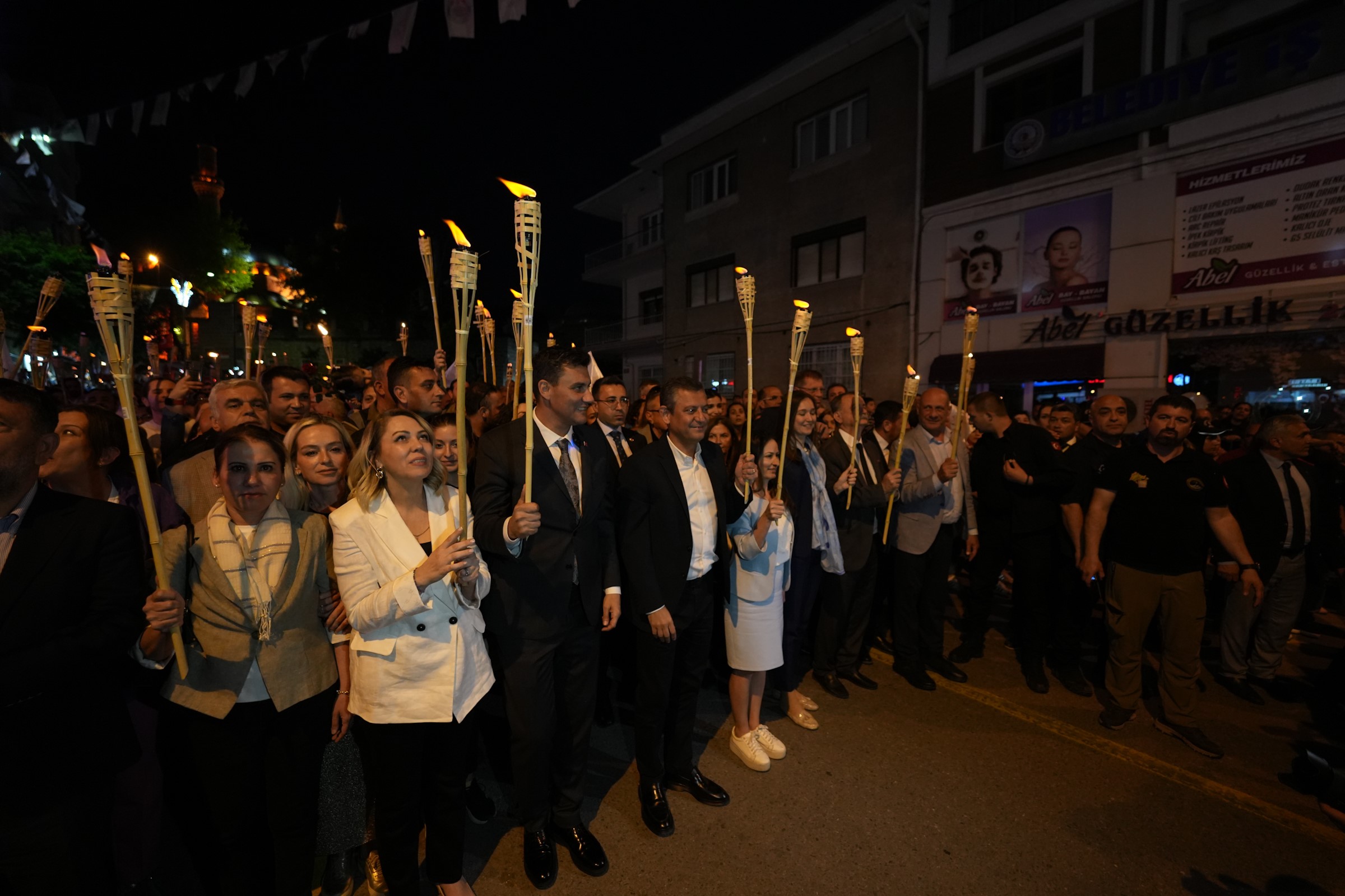 Chp Genel Başkanı Özel'den Dervişoğlu’na Tebrik (1)
