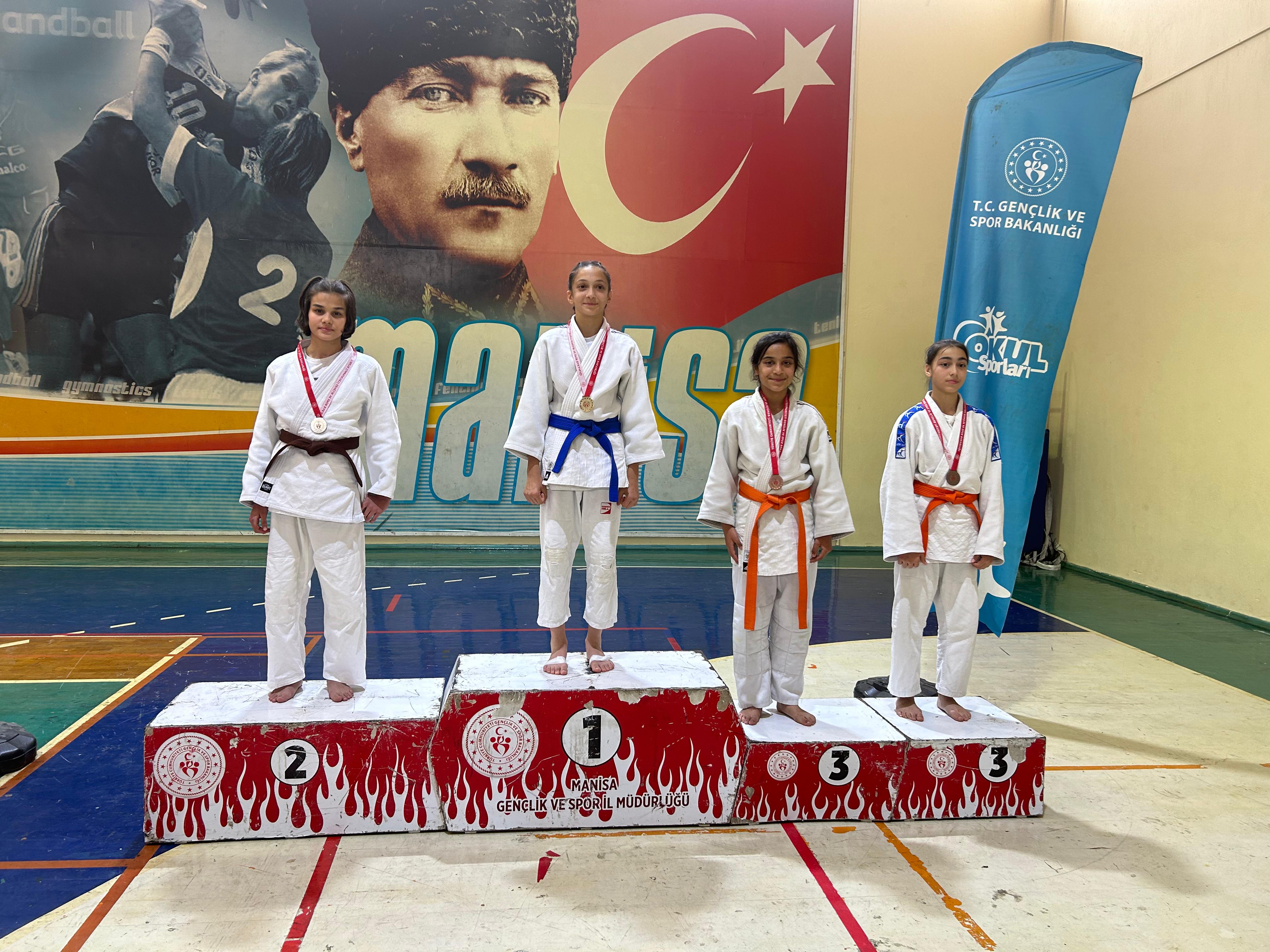 Büyükşehir'in Sporcuları Türkiye Judo Şampiyonası'nda Manisa’yı Temsil Edecek (1)
