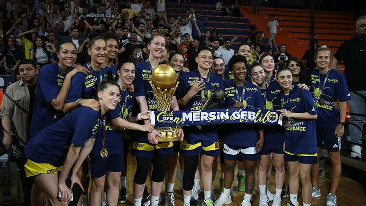 Fenerbahçe Kadın Basketbol Takımı, Ligde 18. Kez Şampiyon Oldu3