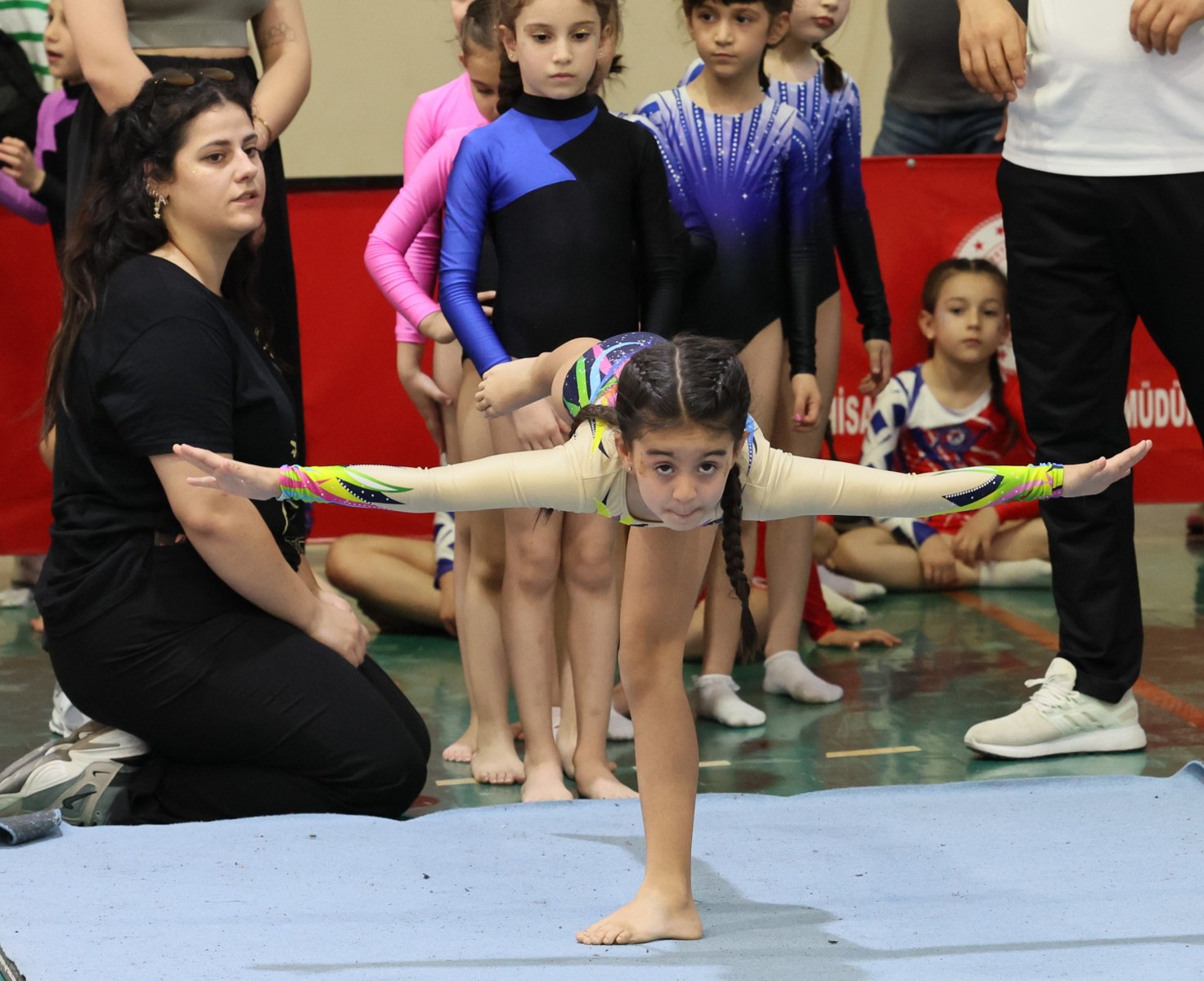 Manisa’da Artistik Cimnastik Yarışmaları Gerçekleştirildi (5)