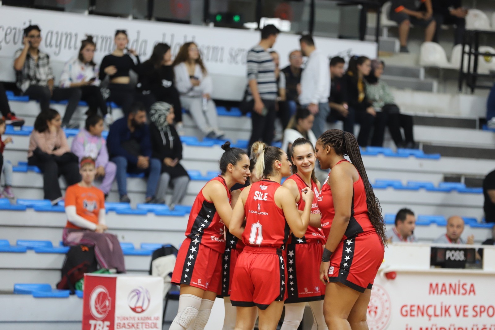 Turgutlu Belediyesi Kadın Basketbol Takımı Sezonu Tamamladı (2)