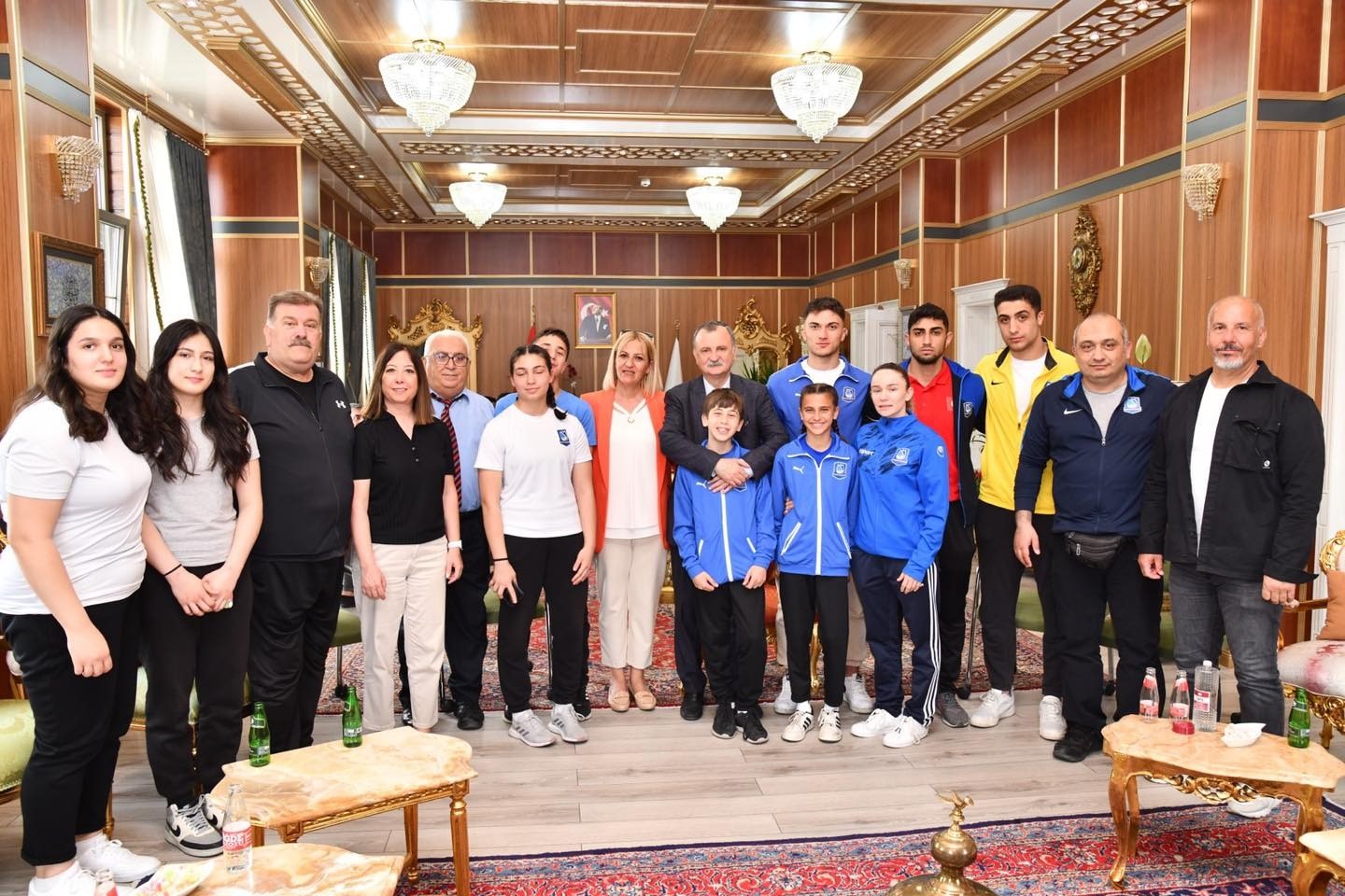 Yunusemreli Şampiyonlar, Başkan Balaban'ı Ziyaret Etti1