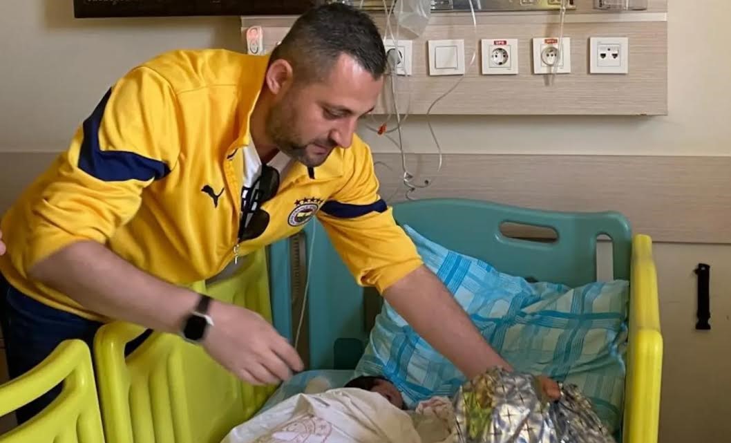 Alaşehir Fenerbahçeliler Derneği’nden Hastanedeki Çocuklara Sürpriz (14)