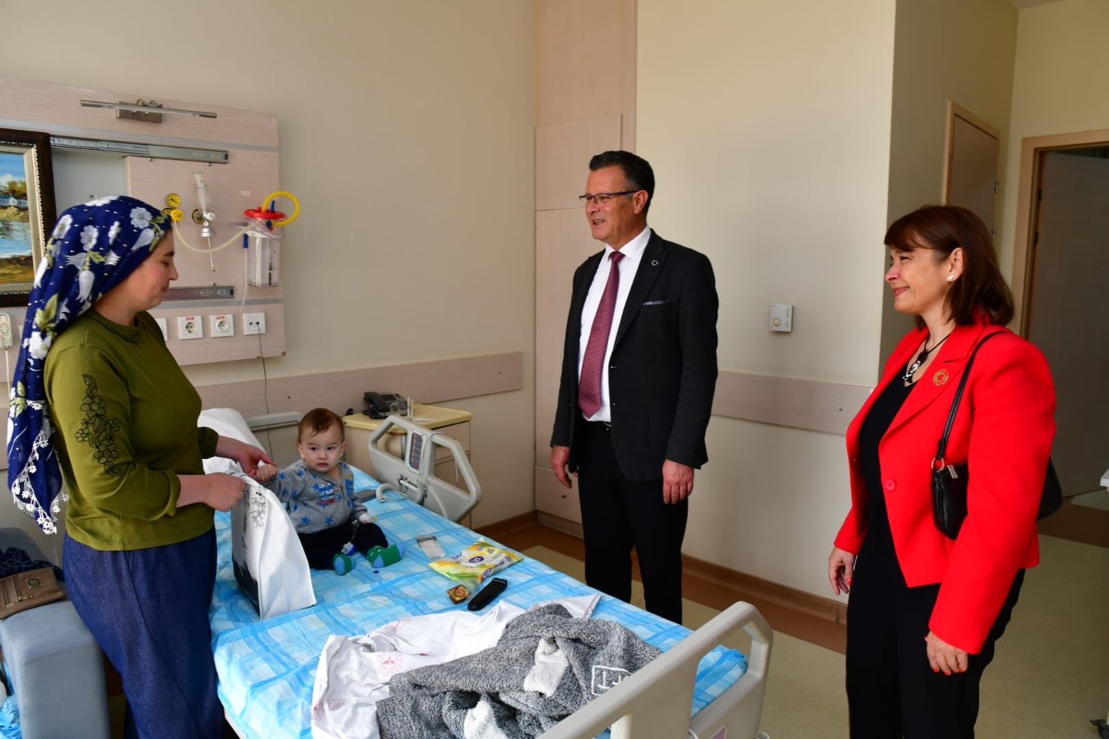 Başkan Öküzcüoğlu, Bayramı Hastanede Tedavi Gören Çocuklarla Kutladı (1)