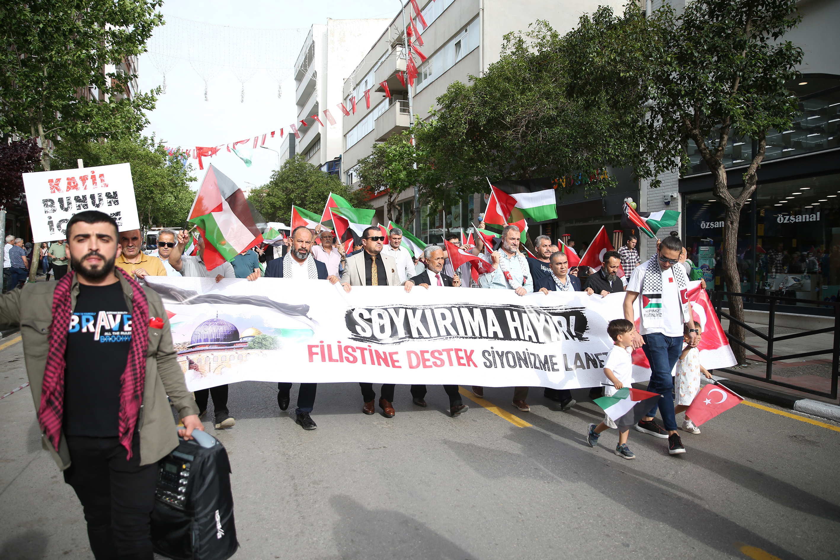 Manisa'da Gazze'ye Destek Yürüyüşü (3)