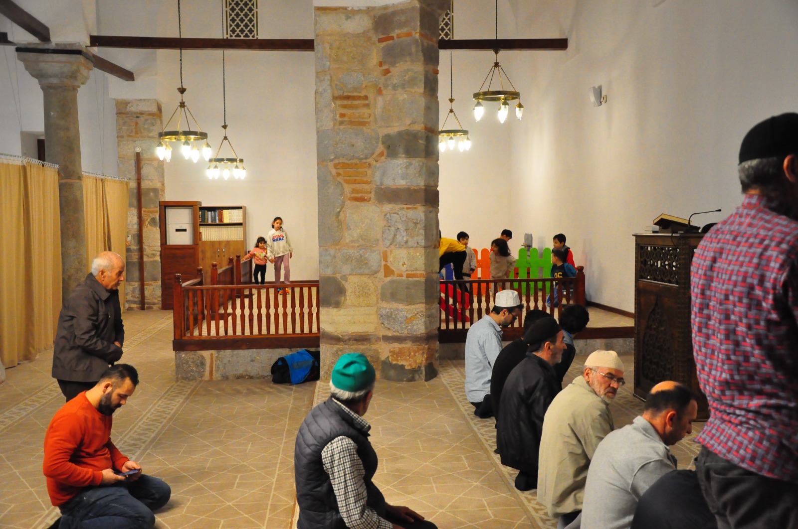 Manisa’da Ulu Cami’de Çocuk Sesleriyle Şenleniyor (12)