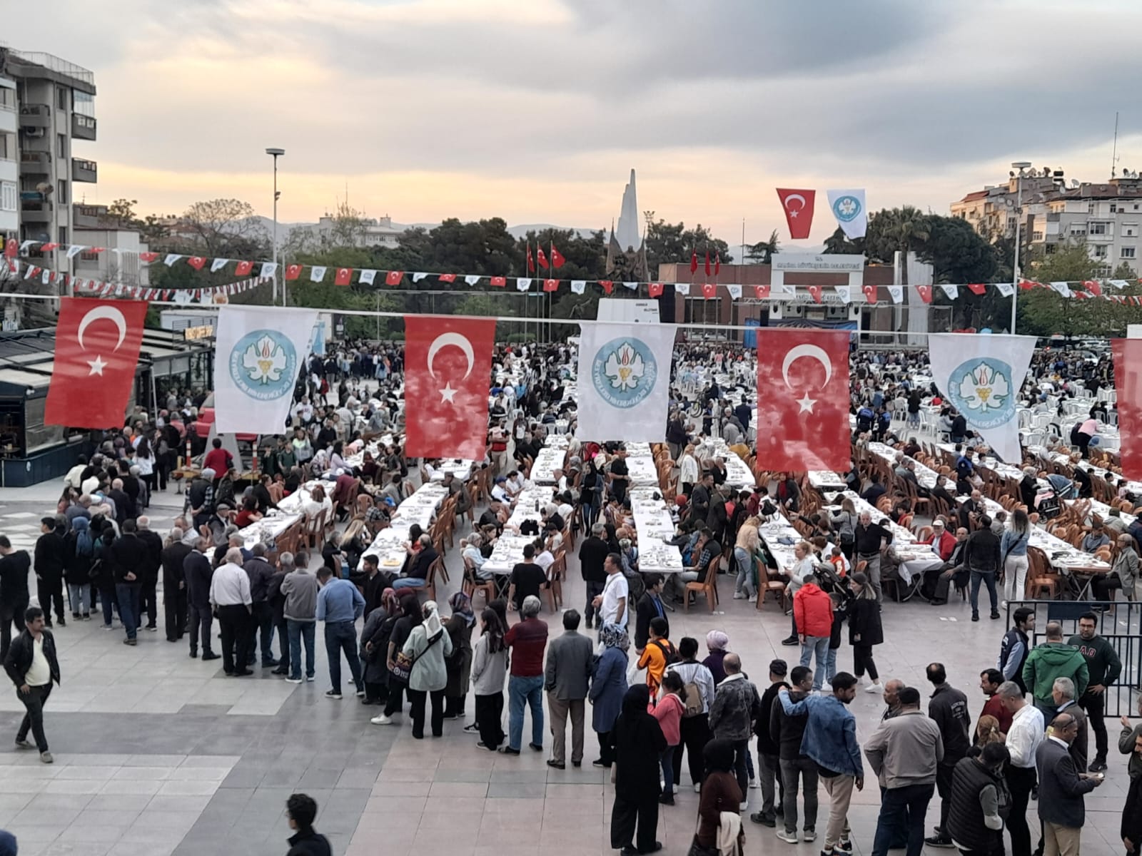 Manisalılar Iftar Yemeğinde Buluştu (4)