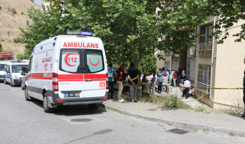 14 Katlı Binanın 8. Katından Düşen Minik Umut Yaşamını Yitirdi (3)