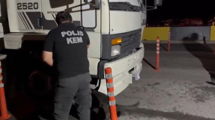 İzmir’de kilolarca uyuşturucu ele geçirildi