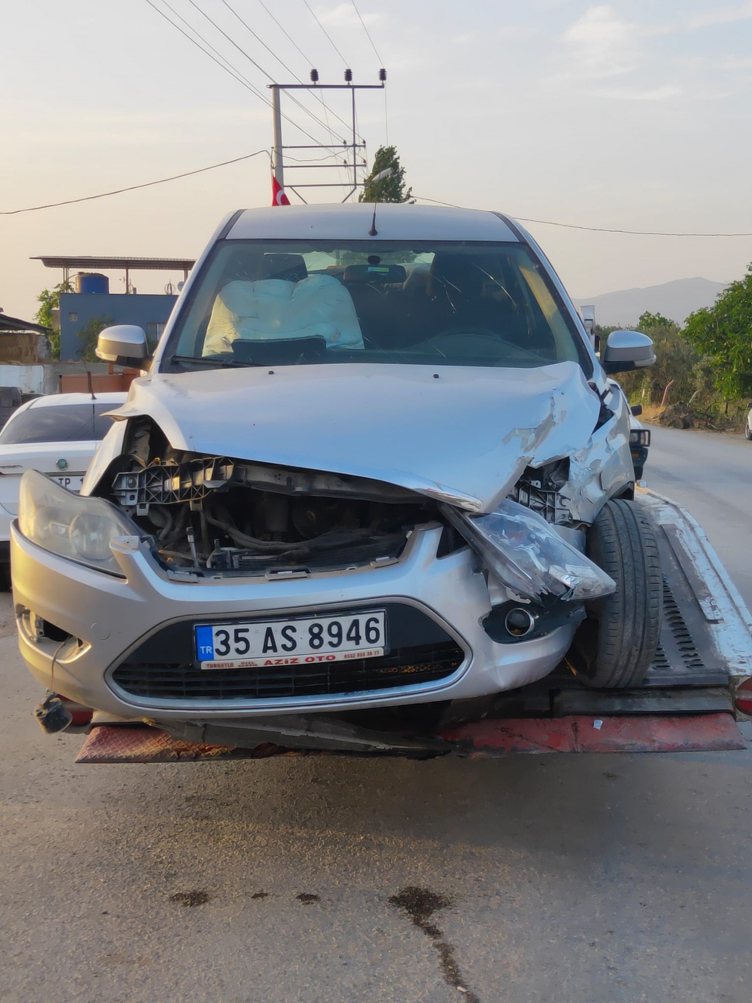 Manisa'da Jandarma Aracı Sulama Kanalına Uçtu (2)