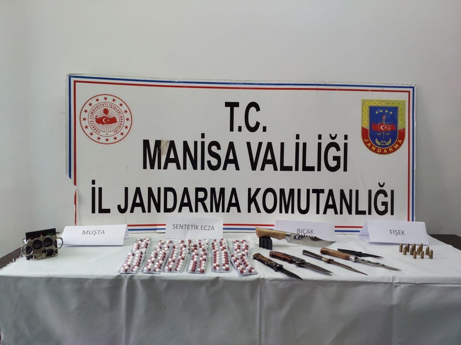 Manisa'da Uyuşturucu Operasyonu 33 Gözaltı (1)