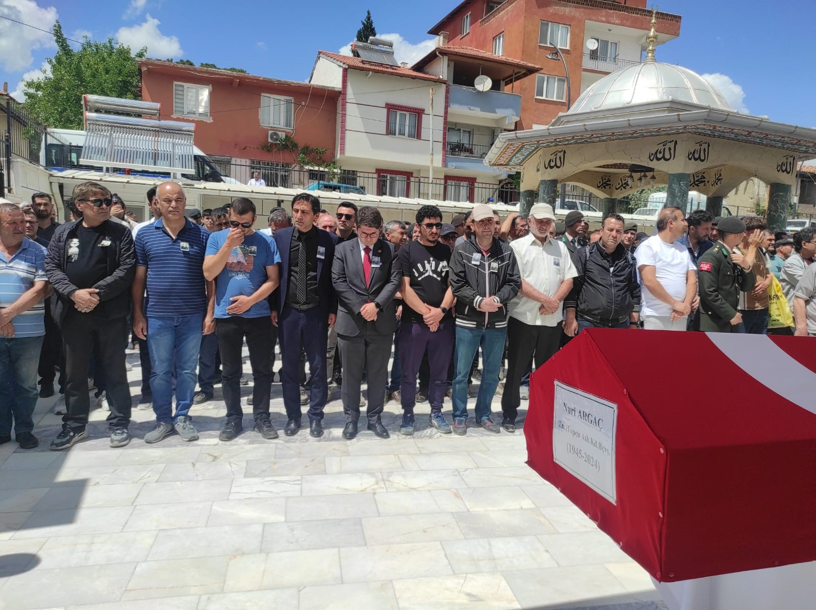 Manisalı Araştırmacı Yazar Nuri Argaç, Askeri Törenle Toprağa Verildi (7)