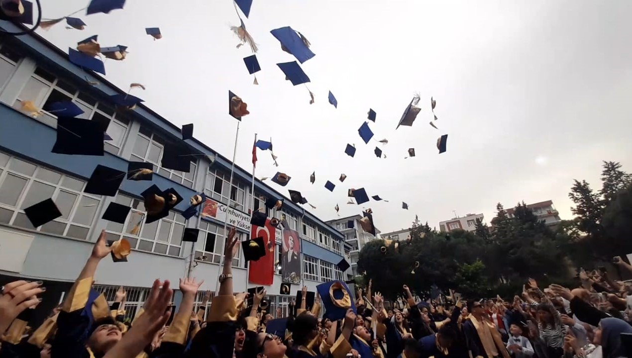 Yunusemre Mesleki̇ Tekni̇k Anadolu Li̇sesi̇ (8)