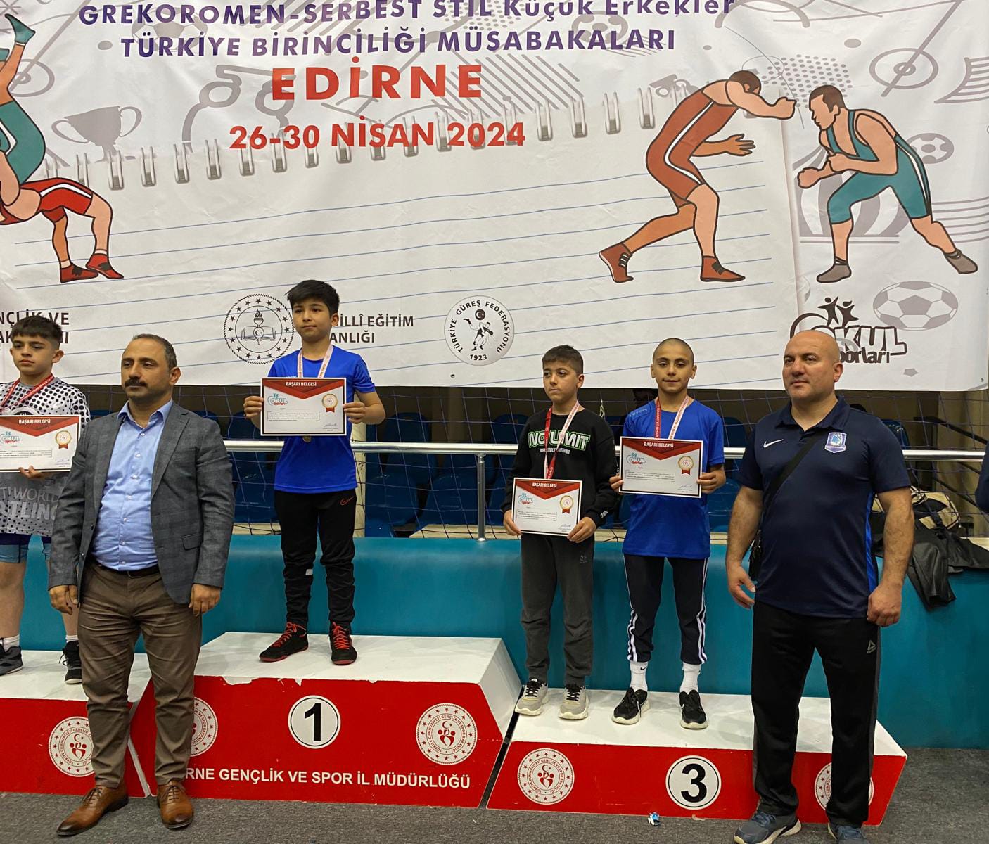 Türkiye 3'Üncüsü Olan Güreşçiler Manisa’ya 3 Madalyayla Döndü (3)