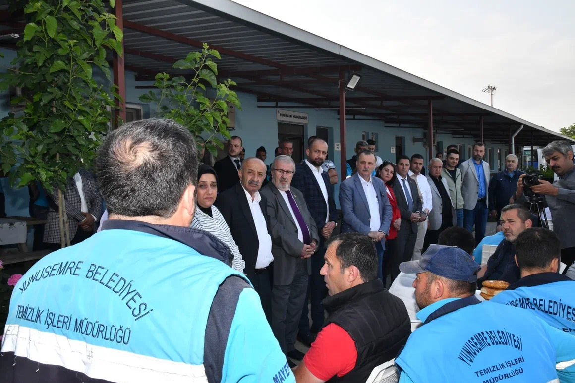 Başkan Balaban'dan Belediye Işçilerine 1 Mayıs Ikramiyesi! (10)
