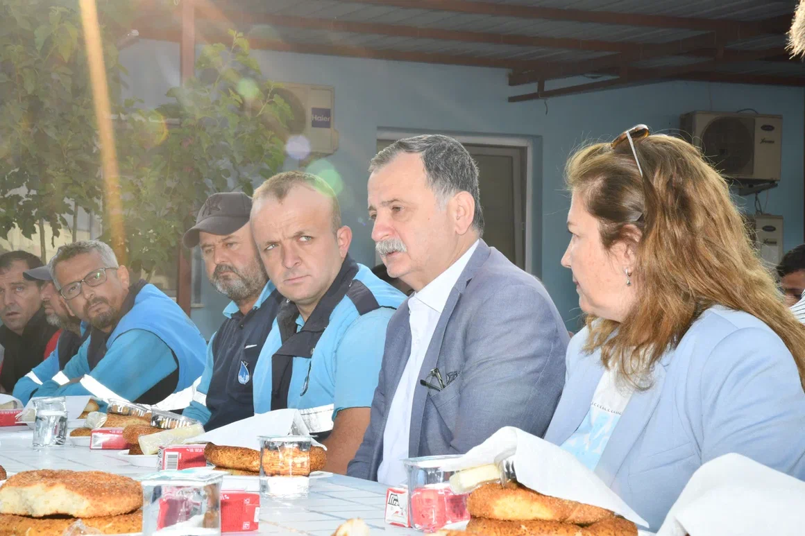 Başkan Balaban'dan Belediye Işçilerine 1 Mayıs Ikramiyesi! (6)