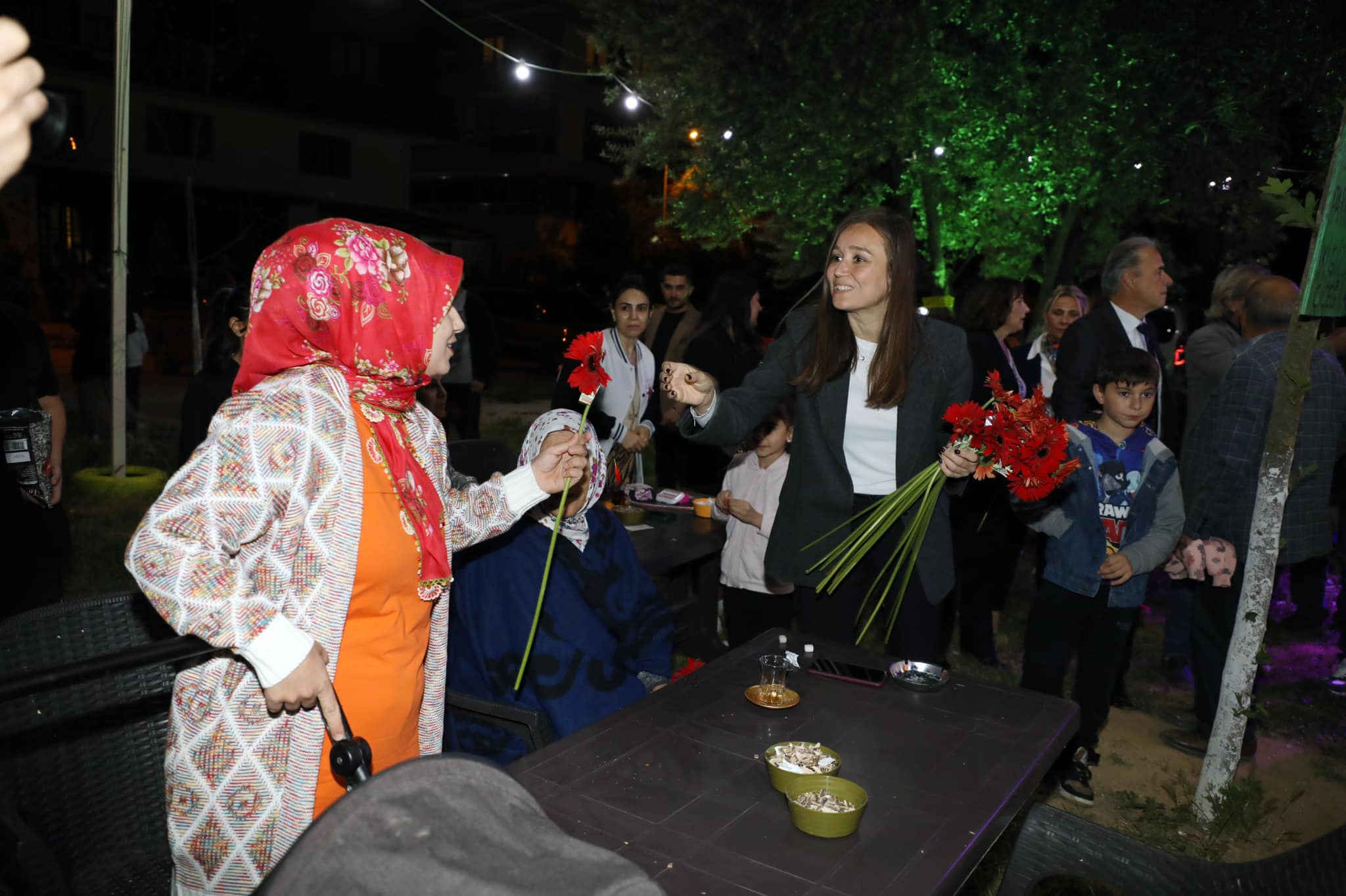 Başkan Durbay, Kuşlubahçe'de Anneler Günü'nü Kutladı (5)