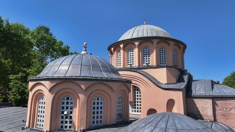 İbadete Açılan Kariye Camii'nin Halıları Demirci'de Dokundu (2)