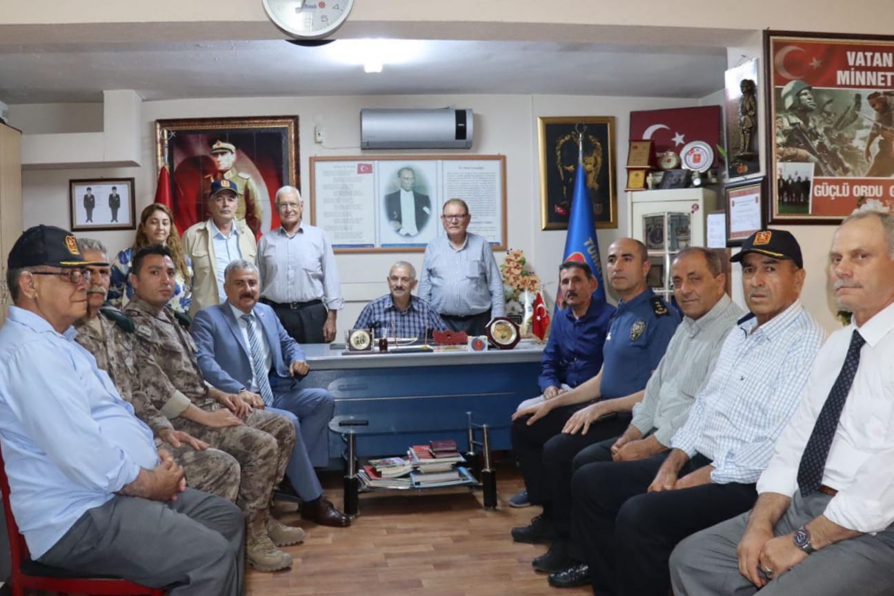 Manisa İl Emniyet Müdürü Fahri Aktaş, Gaziler Ve Şehit Yakınlarını Ziyaret Etti (5)