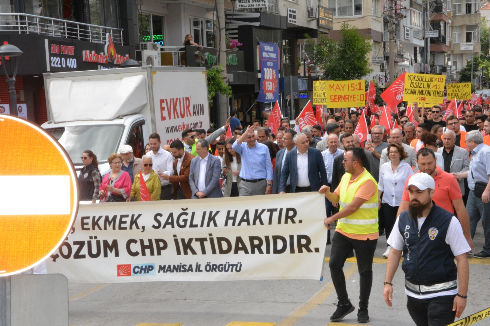 Manisa'da 1 Mayıs İşçi Ve Emekçiler Bayramı Kutlandı (7)