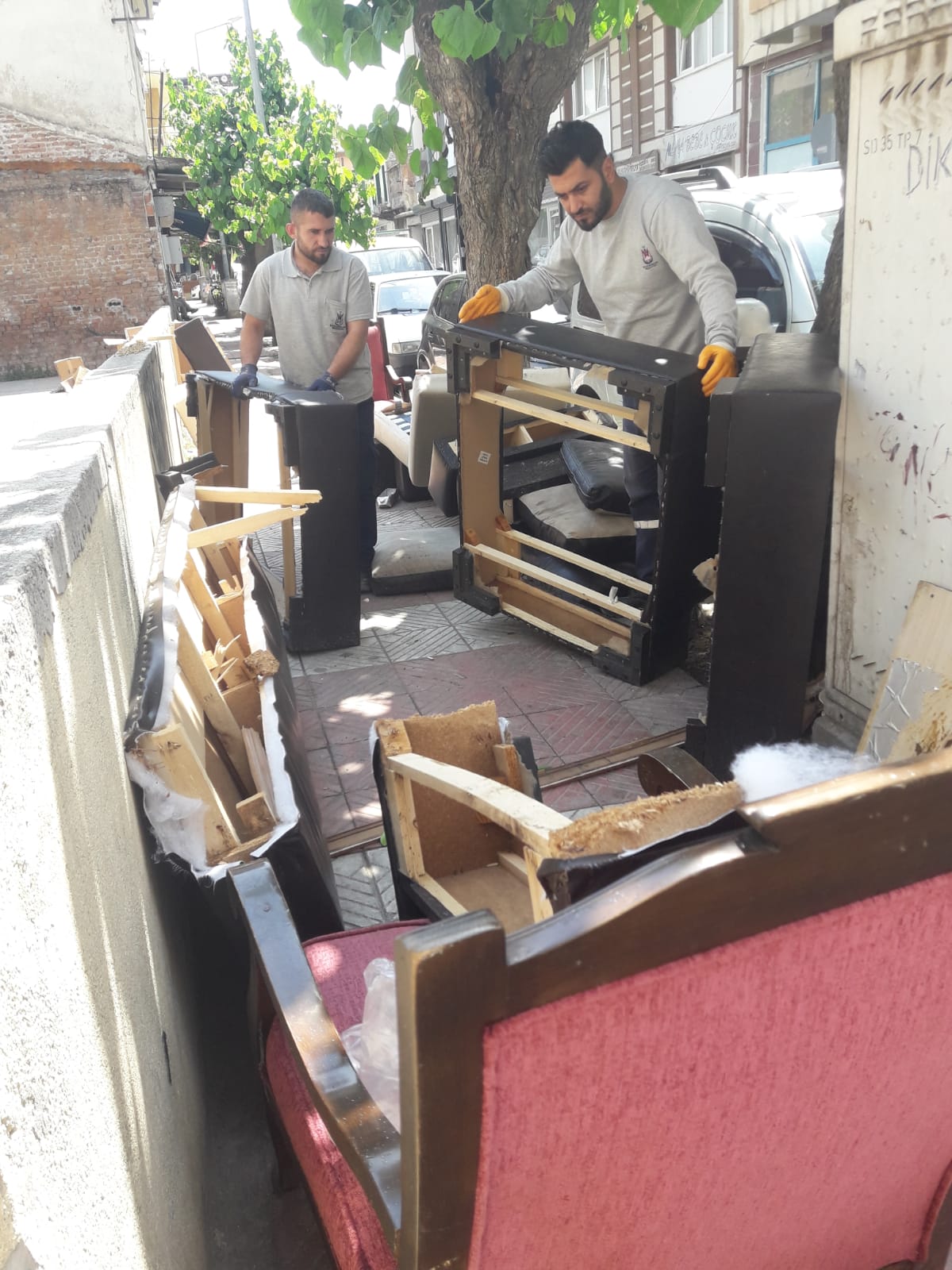 Şehzadeler Belediyesi Temiz Bir Kent Için Çalışmalarını Hızla Devam Ettiriyor (1)