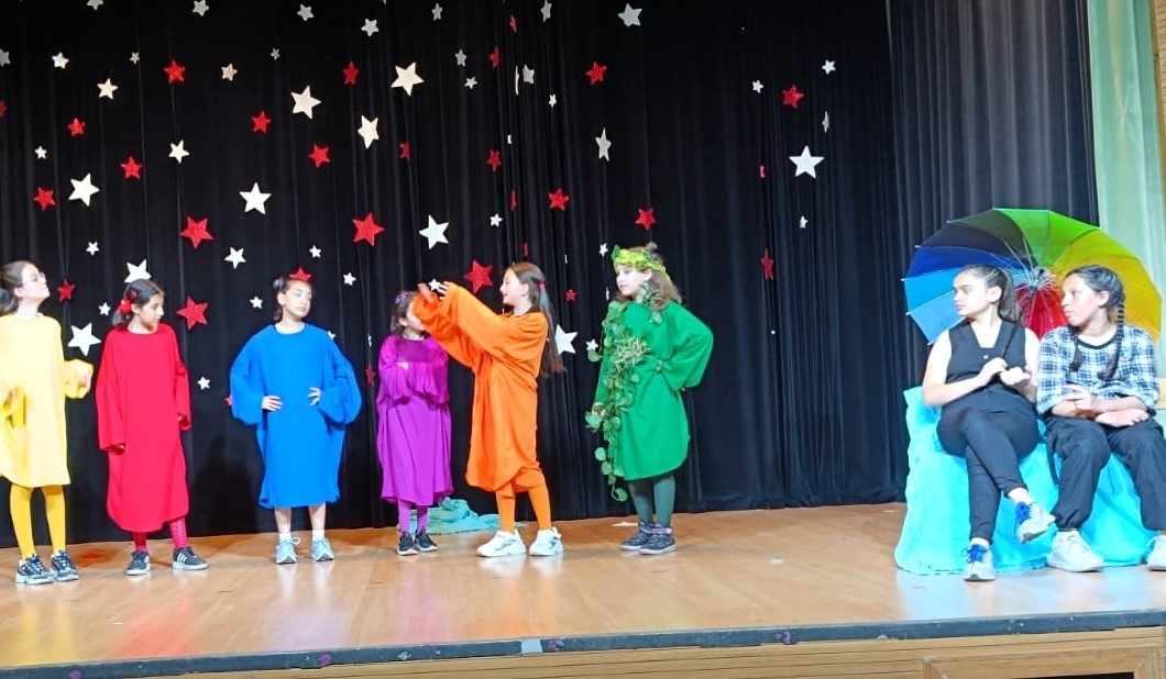 Turgutlu'da Çocuk Tiyatro Ekibinin Oyunu Büyük Beğeni Topladı (1)
