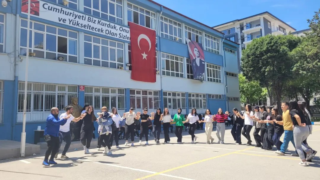 Yunusemre’de Atatürk’ü Anma Gençlik Ve Spor Bayramı Coşkusu (4)