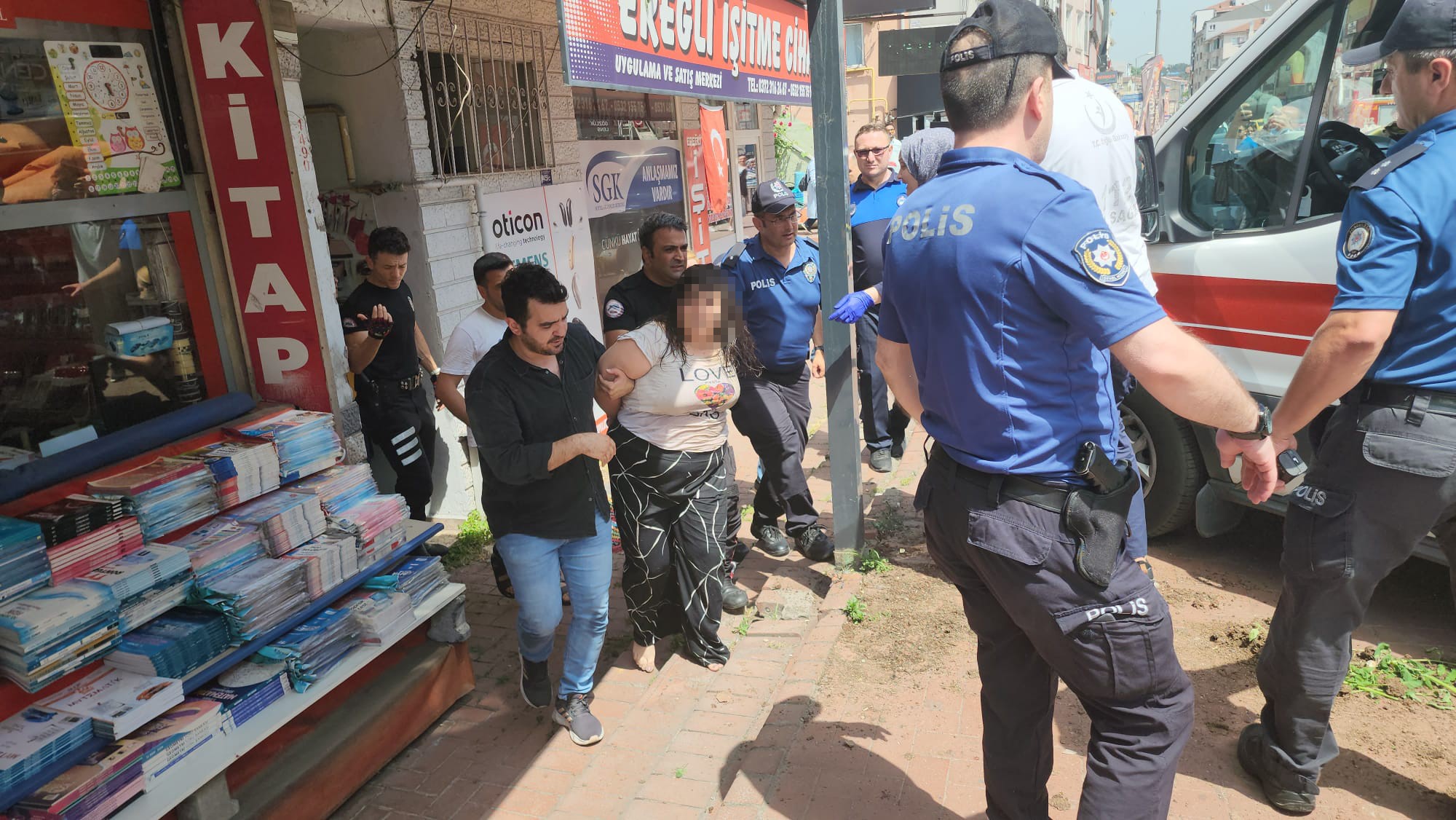 Bu Da Oldu 13 Yaşındaki Kız Annesini Darp Ederek Rehin Aldı (6)