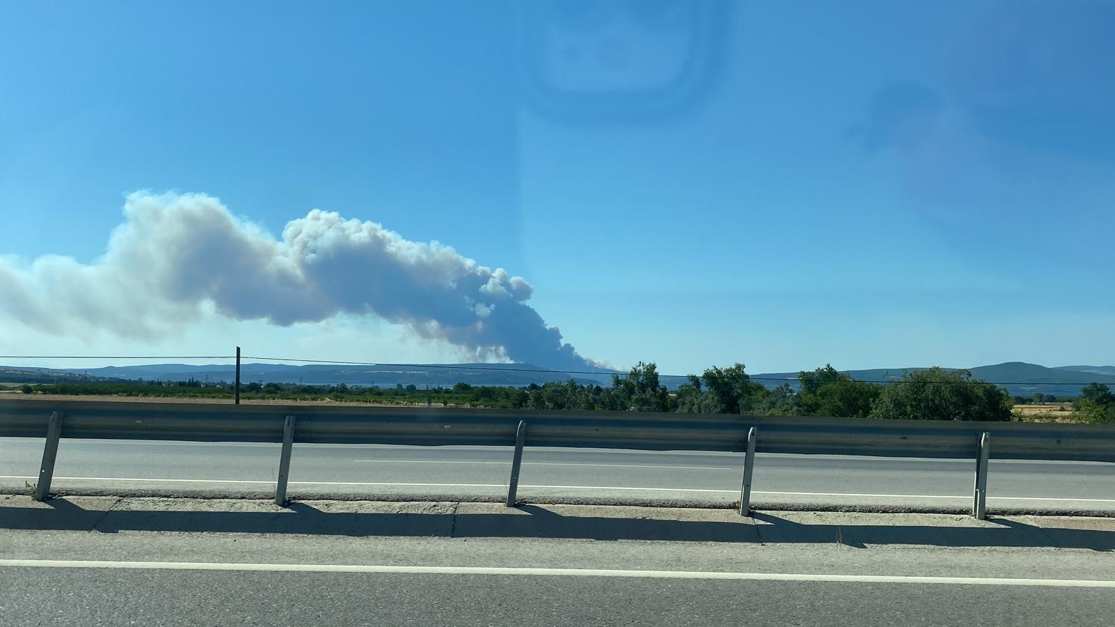 Çanakkale'de Orman Yangını, Gemi Trafiği Askıya Alındı (1)