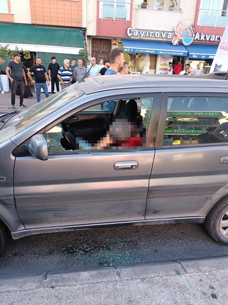 Güpegündüz Trafikte Okul Müdür Yardımcısı Silahla Vurularak Öldürüldü (3)